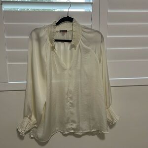 Vince Camuto L/S cream colored blouse w/ruffled collar & cuffs 100% poly-size L